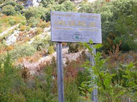 Nos adentramos en el Parque Natural de Valderejo.