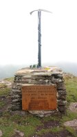Legate (869m) tontorreko oroigarria