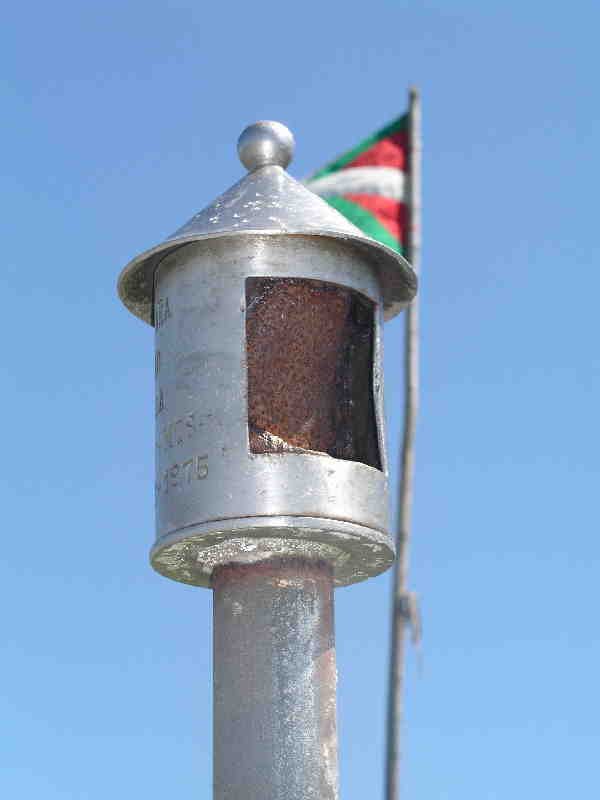  Buzoia