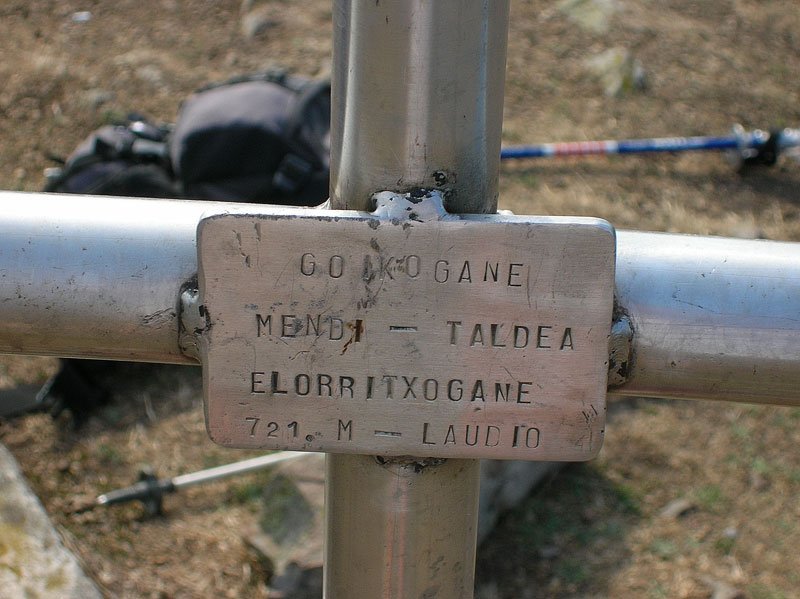 Cruz cimera.