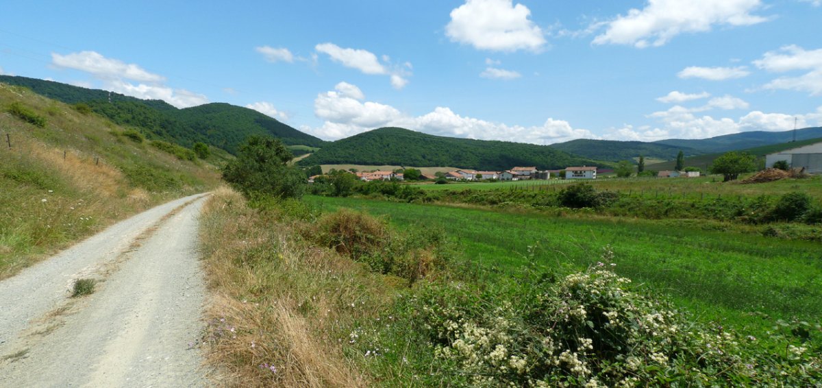 Ziaurritz herria San Urbanoko bidetik