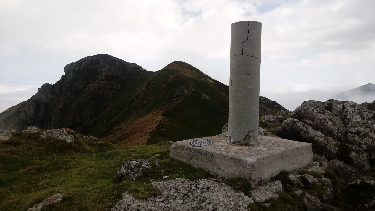 Lakhura (1877m), erpin geodesikotik