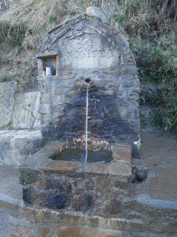 Kolitza iturria