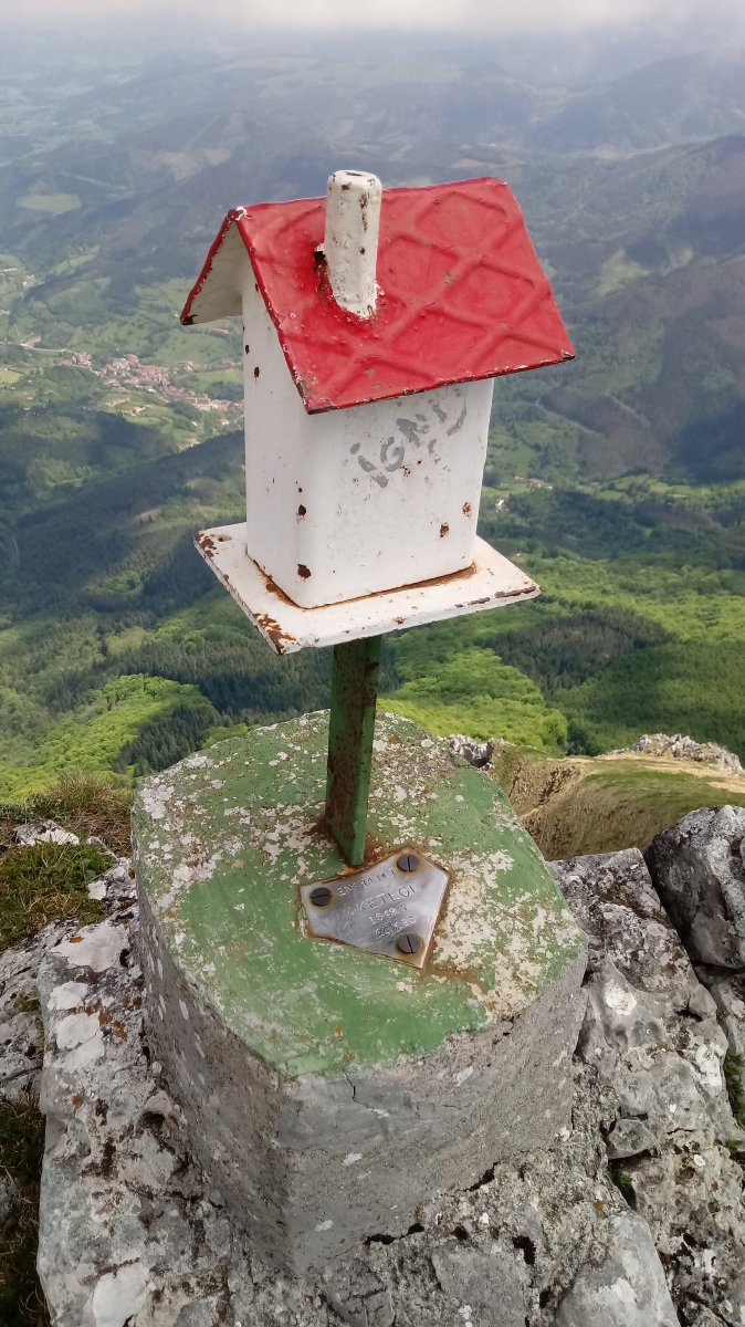 Aketegi (1548m) postontzia.jpg