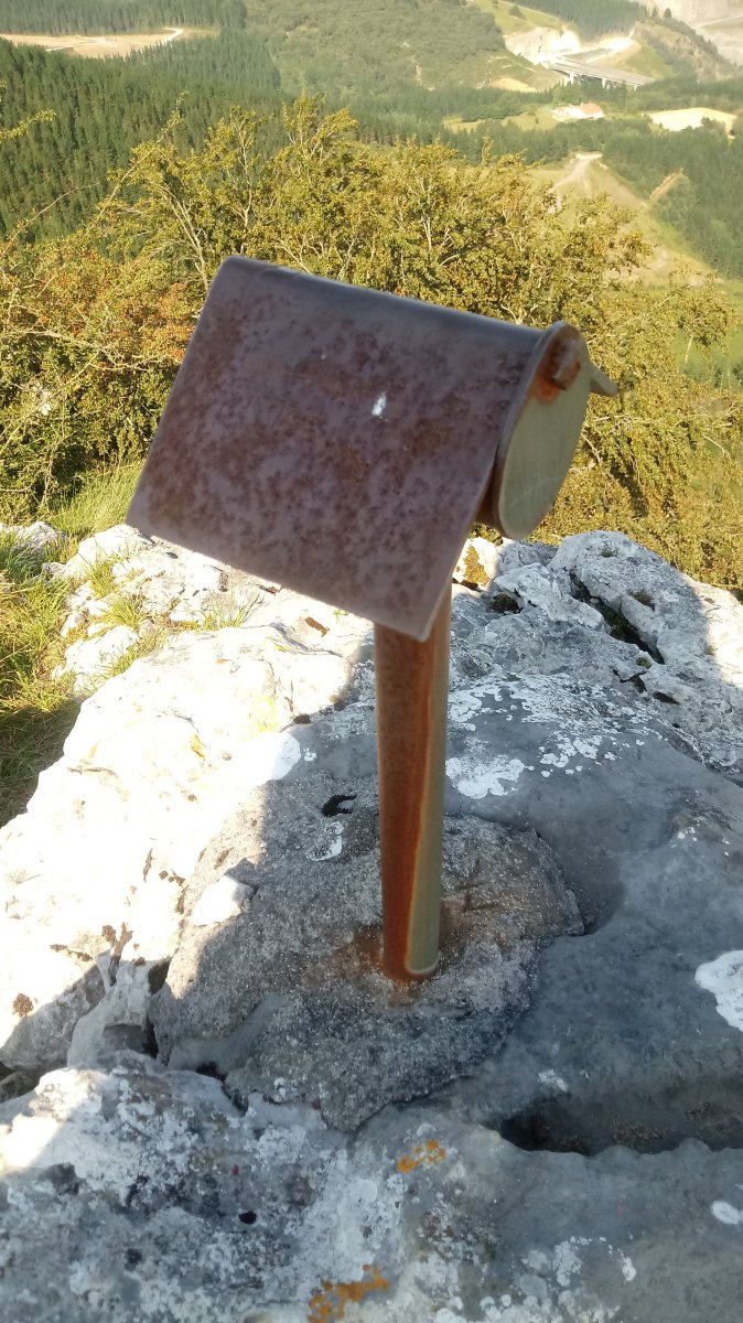 Lurgorri (788m) postontzia
