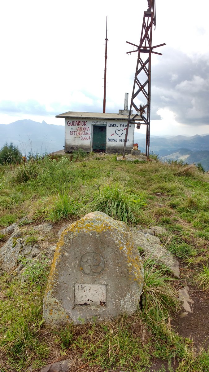 Intxorta gaina (743m) tontorra
