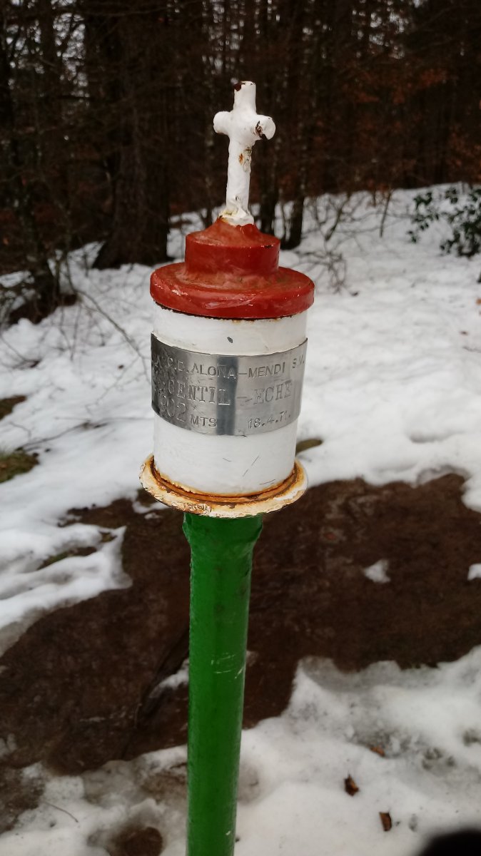 Jentiletxe (913m) postontziaren xehetasuna