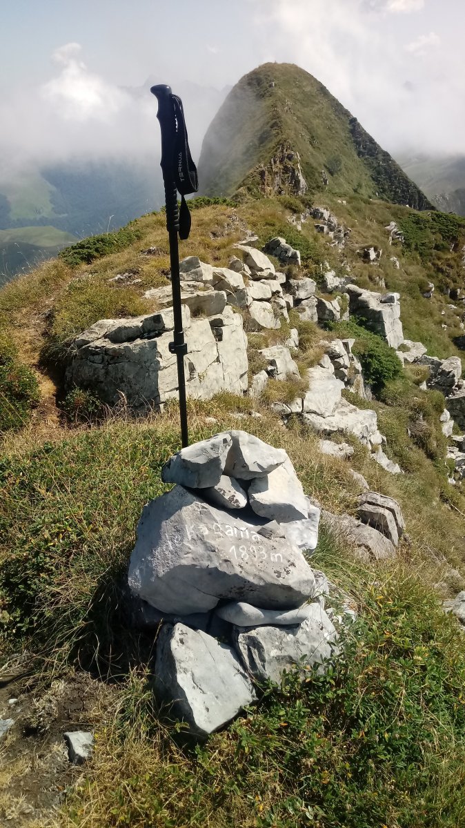 Sardekagaña (1893m) Mendebaldeko tontorra