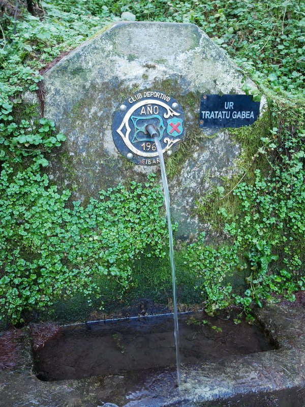 Gorrotzeaga iturria