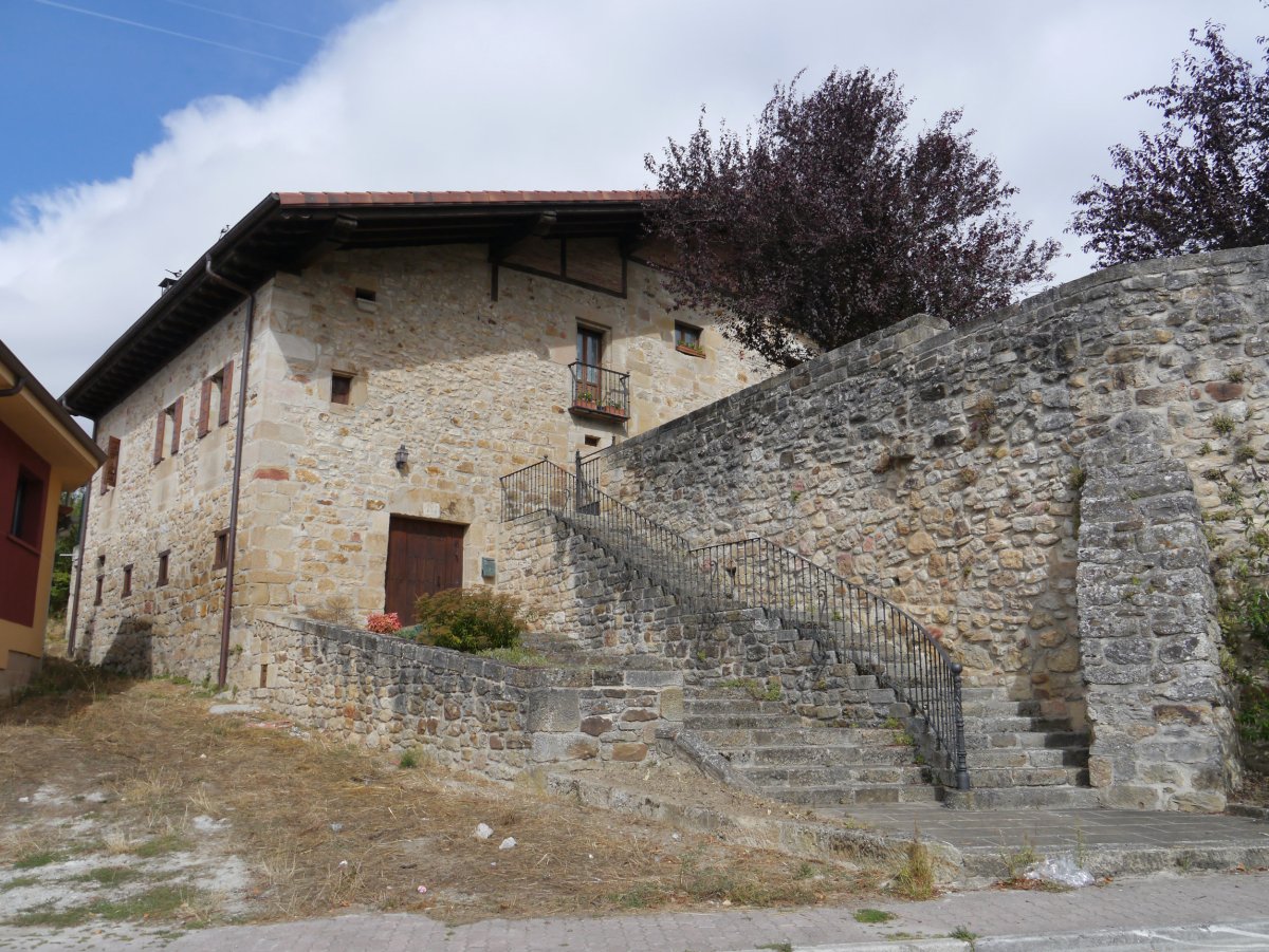 Etxea, Araia