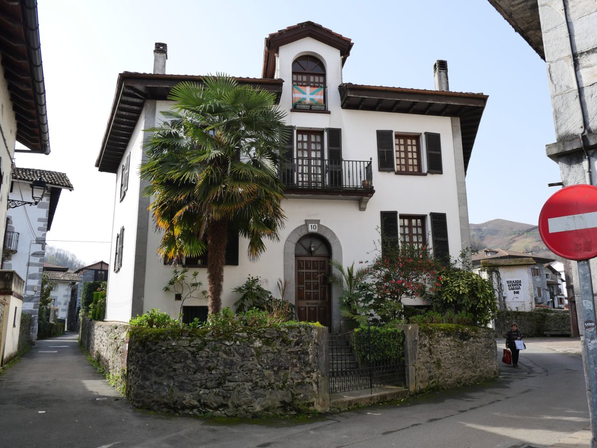 Etxea, Lesaka