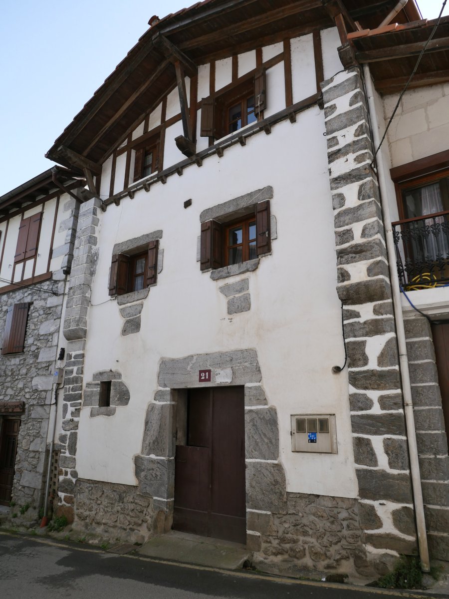 Etxea, Lesaka