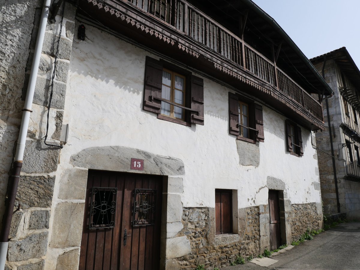 Etxea, Lesaka