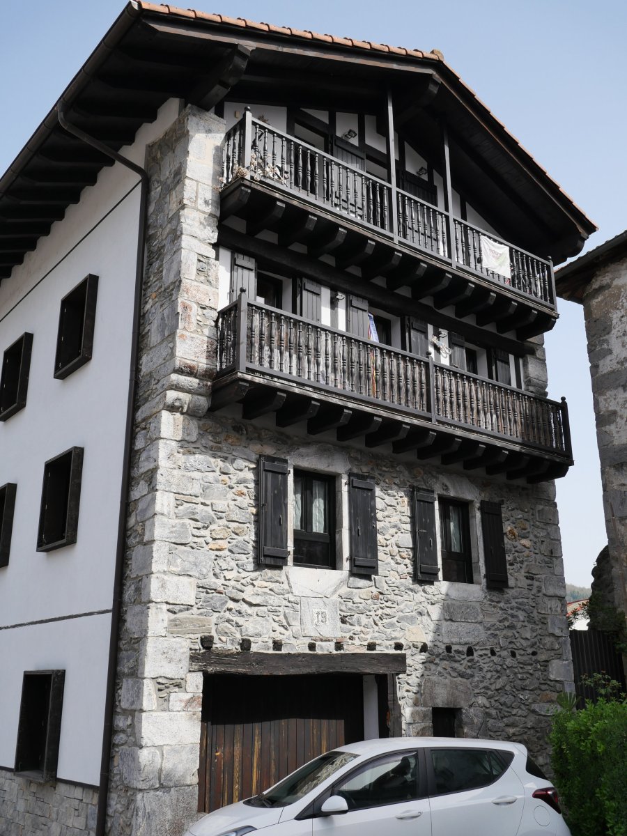 Etxea, Lesaka