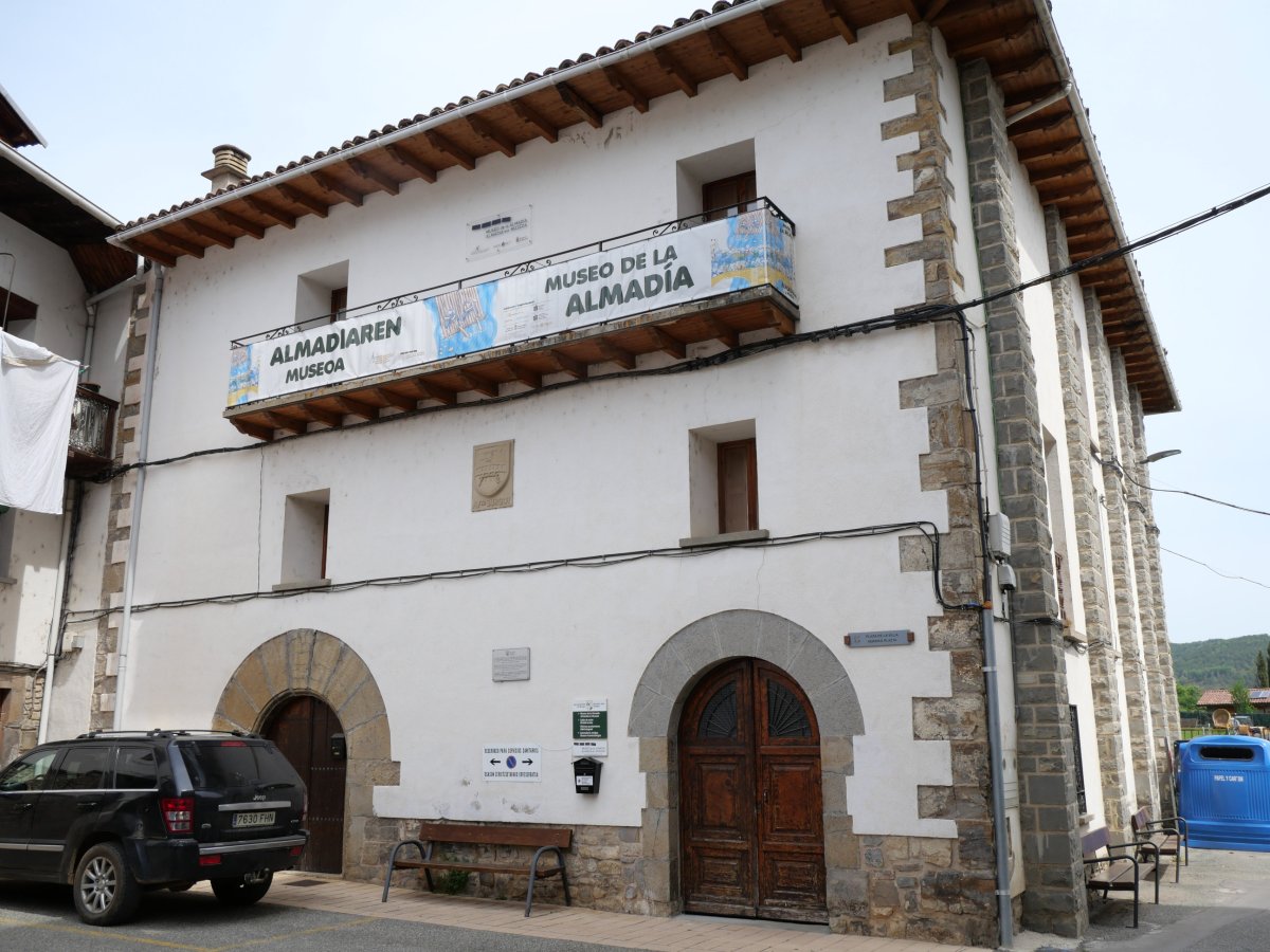 Udaletxea, Burgi