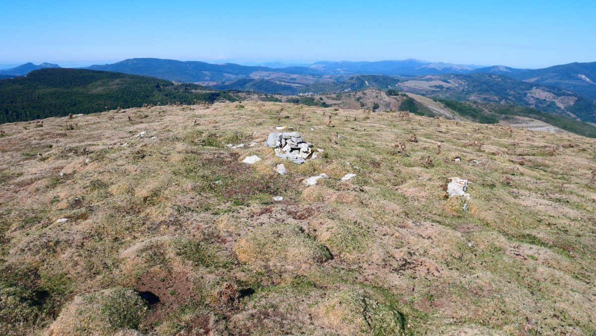 Auztarri gailurra