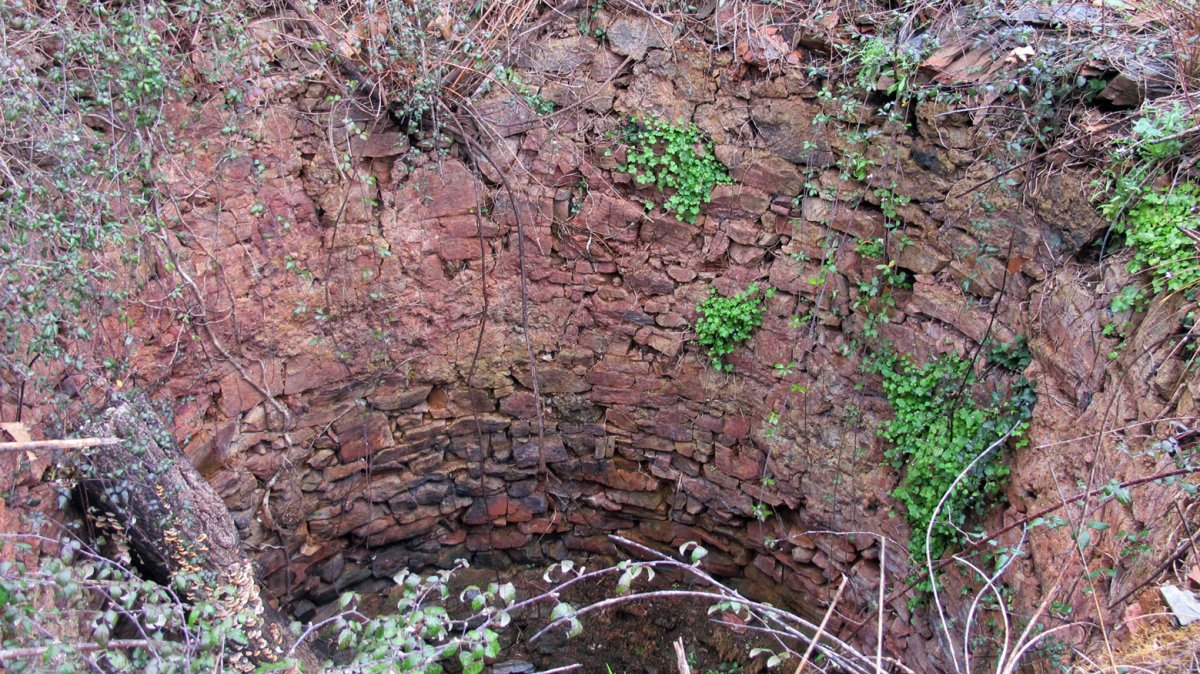 Karobia, Etxalar