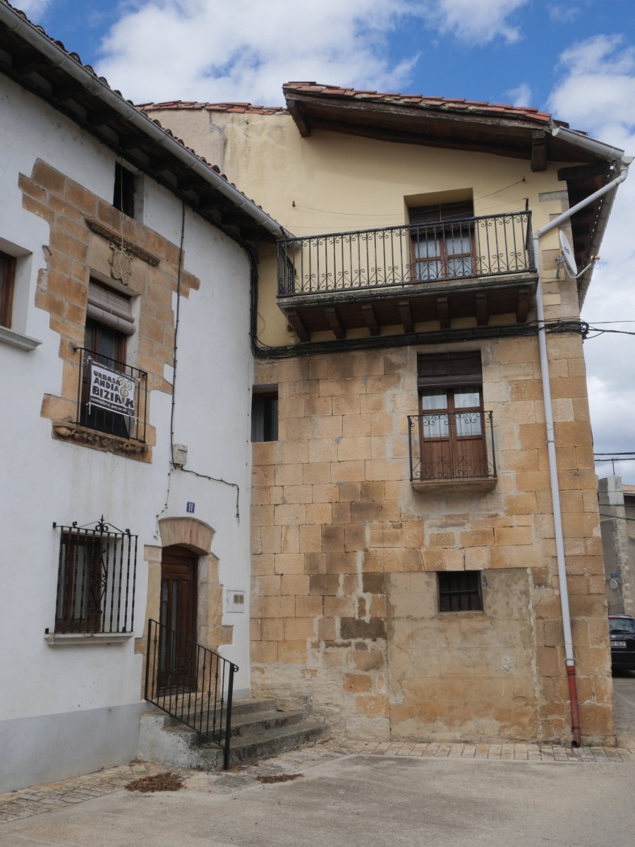 Etxea, Lezaun