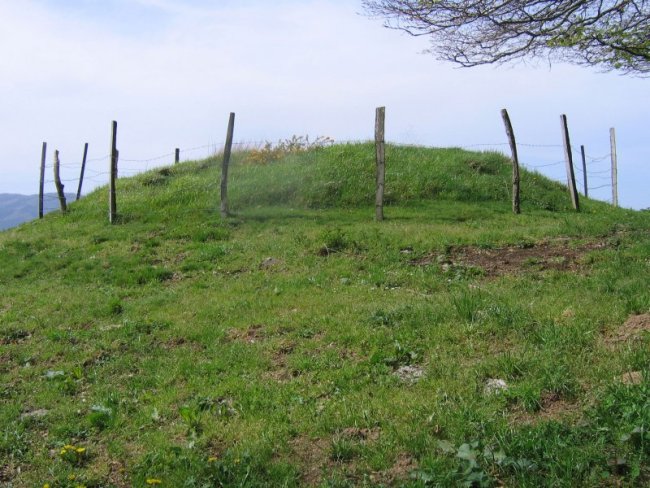 ARZABAL tumulua